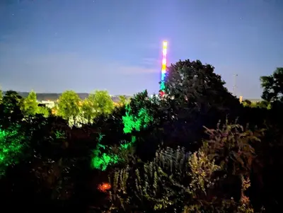 Grundriss der Unterkunft Wohnung am Wald in ruhiger Siedlung Panoramafenster zum höchsten Kunstwerk der Welt 5 Min zur Autobahn oder Zentrum