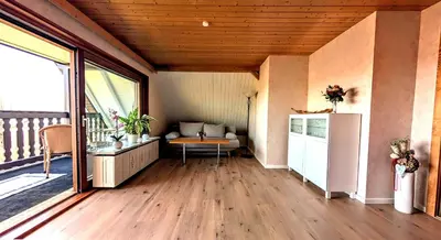 Küche/Küchenzeile in der Unterkunft Wohnung am Wald in ruhiger Siedlung Panoramafenster zum höchsten Kunstwerk der Welt 5 Min zur Autobahn oder Zentrum