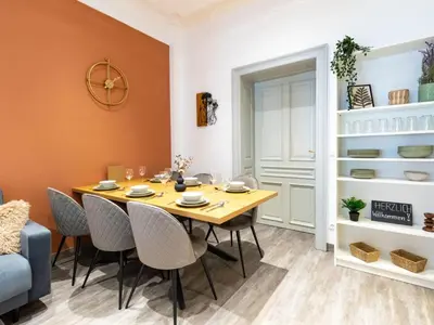 Ein Sitzbereich in der Unterkunft Apartment Familienfreundliche Stadt-Oase - 2 Schlafzimmer- 76qm- gratis Kaffee- und Teean by Interhome
