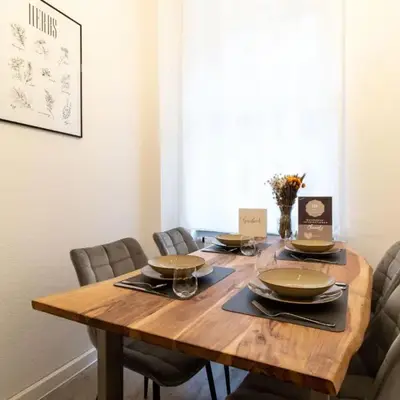 Apartment Große Wohnung in Zentrum mit Kleinem Garten by Interhome