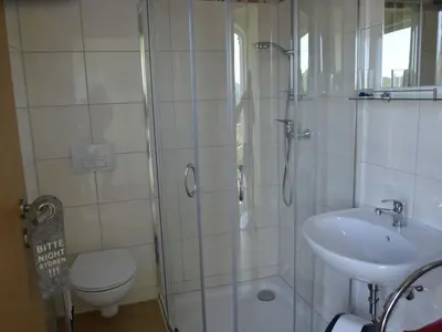 Ein Badezimmer in der Unterkunft Holiday Home Panoramablick in Königstein by Interhome