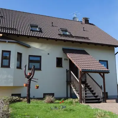 Apartment mit Parkplatz und Fahrradunterstellmöglichkeit mit Balkon nah am Wald by Interhome
