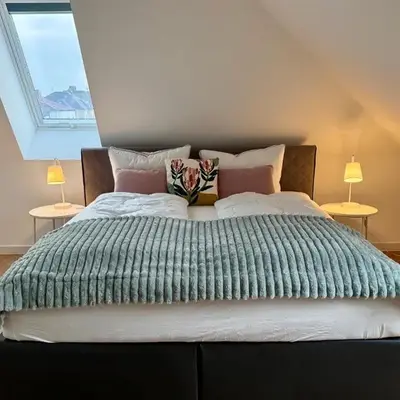 Neu!! Ruhige helle Penthouse Wohnung - Parking incl