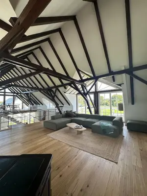 Ein Sitzbereich in der Unterkunft Großzügiges Landhaus mit Pool & Kamin - ideal zwischen Leipzig und Dresden - Spacious Country House with Pool near Leipzig & Dresden