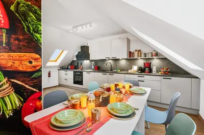 Küche/Küchenzeile in der Unterkunft Nussknacker Suite - Ankommen & Wohlfühlen - viel Raum für 8 Gäste 3 Schlafzimmer Dachterrasse Freunde Familien 2 WC 120qm