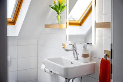 Ein Badezimmer in der Unterkunft Nussknacker Suite - Ankommen & Wohlfühlen - viel Raum für 8 Gäste 3 Schlafzimmer Dachterrasse Freunde Familien 2 WC 120qm