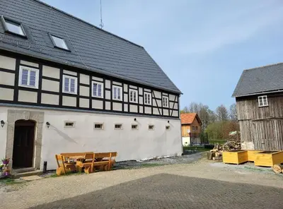 Das Gebäude in dem sich die Ferienwohnung befindet