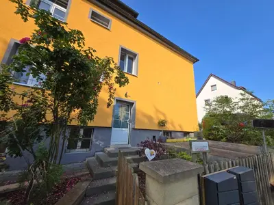 Das Gebäude in dem sich die Ferienwohnung befindet