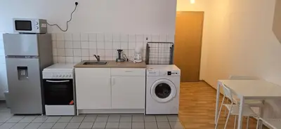 Küche/Küchenzeile in der Unterkunft Functional & Comfortable Apartment in Chemnitz