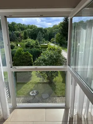 Ein Balkon oder eine Terrasse in der Unterkunft Schöne Wohnung 80qm in ruhiger Lage am Wald mit Billardzimmer