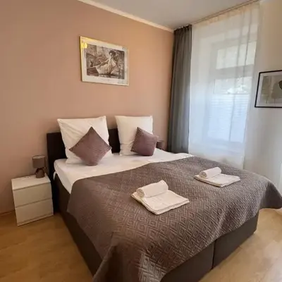 Arminos Large Group Apartment- 3 Zimmer & 2 WCs