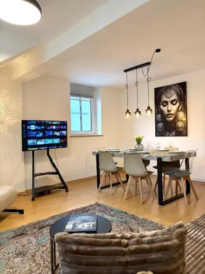 TV/Unterhaltungsangebot in der Unterkunft NewCityHome-3 Zi-Spacious Apartment Harley - Kaßberg - priv Parking