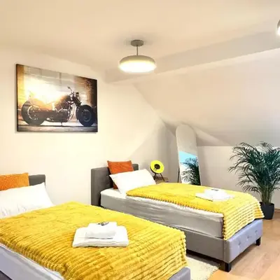 NewCityHome-3 Zi-Spacious Apartment Harley - Kaßberg - priv Parking