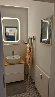Ein Badezimmer in der Unterkunft Möblierte Ferienwohnung in Dresden Laubegast