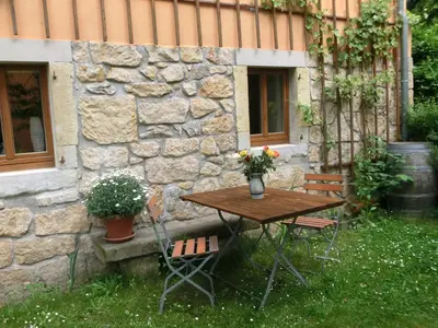 Ein Garten an der Unterkunft Ferienwohnung mit Charme in Dresden Pillnitz