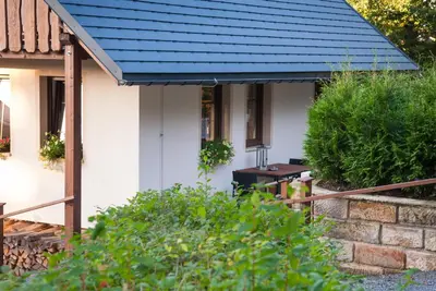 Ein Garten an der Unterkunft Haus Waldfrieden