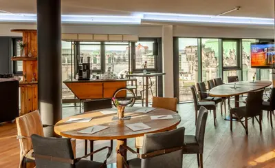 Ein Restaurant oder anderes Speiselokal in der Unterkunft Staycity Aparthotels Dresden City Centre
