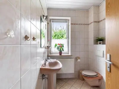 Ein Badezimmer in der Unterkunft idyllische Ferienwohnung in Lichtenhain