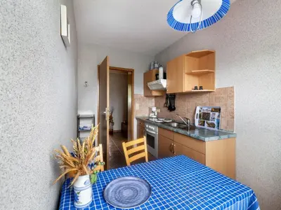 Küche/Küchenzeile in der Unterkunft idyllische Ferienwohnung in Lichtenhain