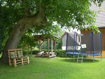 Ein Garten an der Unterkunft Gruppenausflug nach Sebnitz