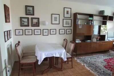 Ein Sitzbereich in der Unterkunft Ferienwohnung Schütze