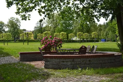 Ein Garten an der Unterkunft Bildungsgut Schmochtitz
