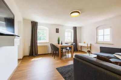Ein Sitzbereich in der Unterkunft Schloß Sonnenstein