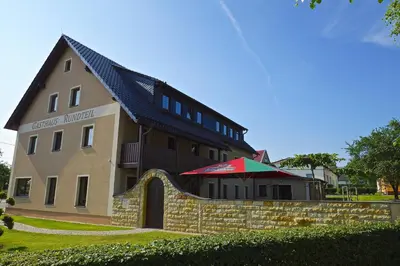 Das Gebäude in dem sich die Pension befindet