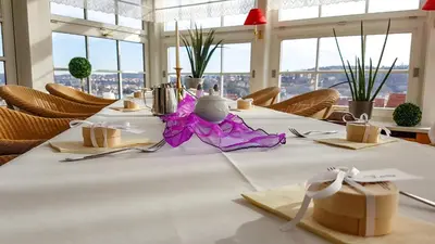 Ein Restaurant oder anderes Speiselokal in der Unterkunft Romantik Hotel Burgkeller Residenz Kerstinghaus
