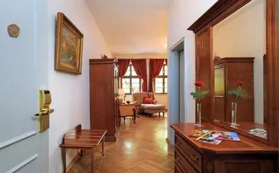 Ein Sitzbereich in der Unterkunft Romantik Hotel Burgkeller Residenz Kerstinghaus