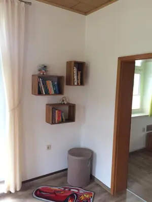 Die Bibliothek in der Pension