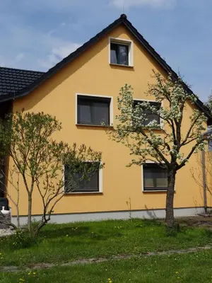 Das Gebäude in dem sich die Ferienwohnung befindet