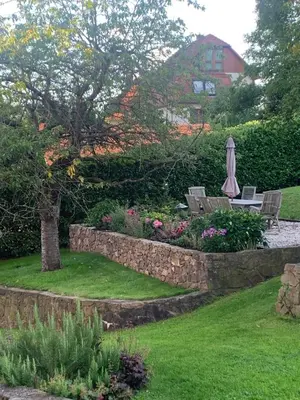 Ein Garten an der Unterkunft Ferienwohnung Geißler