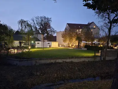Ein Garten an der Unterkunft Parkhotel Senftenberg