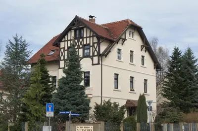 Das Gebäude in dem sich die Ferienwohnung befindet