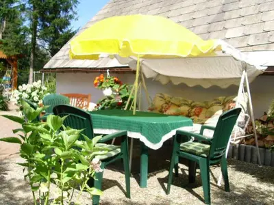 Ein Garten an der Unterkunft Ferienwohnung Ulbrich