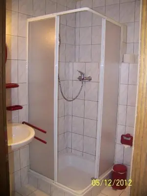 Ein Badezimmer in der Unterkunft Pension Strohbach