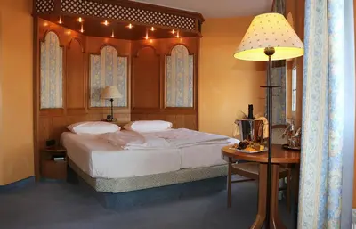 Ein Bett oder Betten in einem Zimmer der Unterkunft Hotel Spanischer Hof