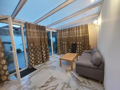 Ein Sitzbereich in der Unterkunft Hotel Restaurant Rhodos