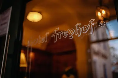 Ein Zertifikat, Auszeichnung, Logo oder anderes Dokument, das in der Unterkunft Hotel Freyhof ausgestellt ist