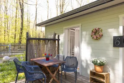 Ein Garten an der Unterkunft Little Suite Apartments