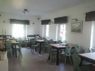 Ein Restaurant oder anderes Speiselokal in der Unterkunft Elbschlösschen Refugium