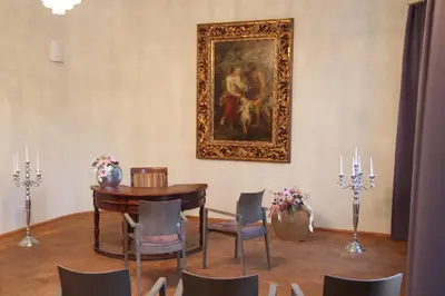 Ein Sitzbereich in der Unterkunft Hotel Schloss Rabenstein