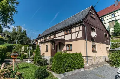 Das Gebäude in dem sich die Ferienwohnung befindet