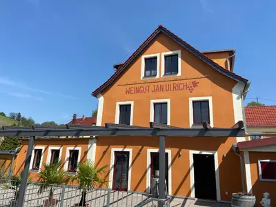 Das Gebäude in dem sich die Pension befindet