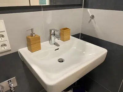 Ein Badezimmer in der Unterkunft FeWo am Zwinger 2