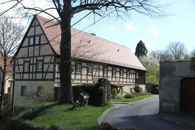 Ein Garten an der Unterkunft FEWO im sanierten Fachwerkhaus