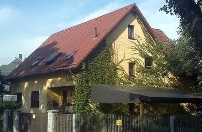 Das Gebäude in dem sich die Ferienwohnung befindet