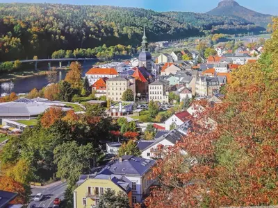 Ein allgemeiner Bergblick oder ein Berglick von der Ferienwohnung aus