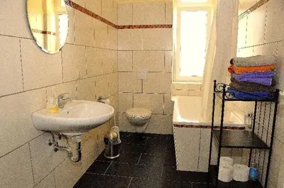 Ein Badezimmer in der Unterkunft 3 Raum Fewo Dresden Zentrum - Balkon Blick auf Altstadt - L10